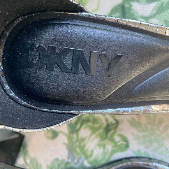 DKNY Womens Wenda Ankle Strap Dress Sandal - Nickel, Size 6 - Picture 3 of 9